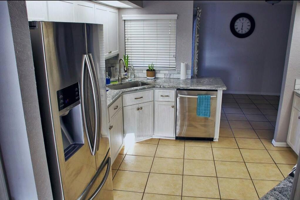 Spacious 4-bedroom 2-bath Abode Holiday home Winter Haven