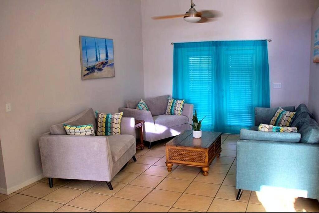 Holiday home Spacious 4-bedroom 2-bath Abode Winter Haven