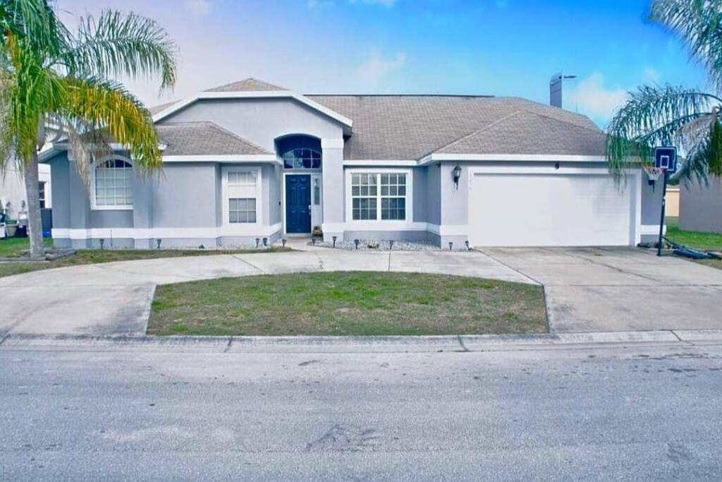 Spacious 4-bedroom 2-bath Abode *