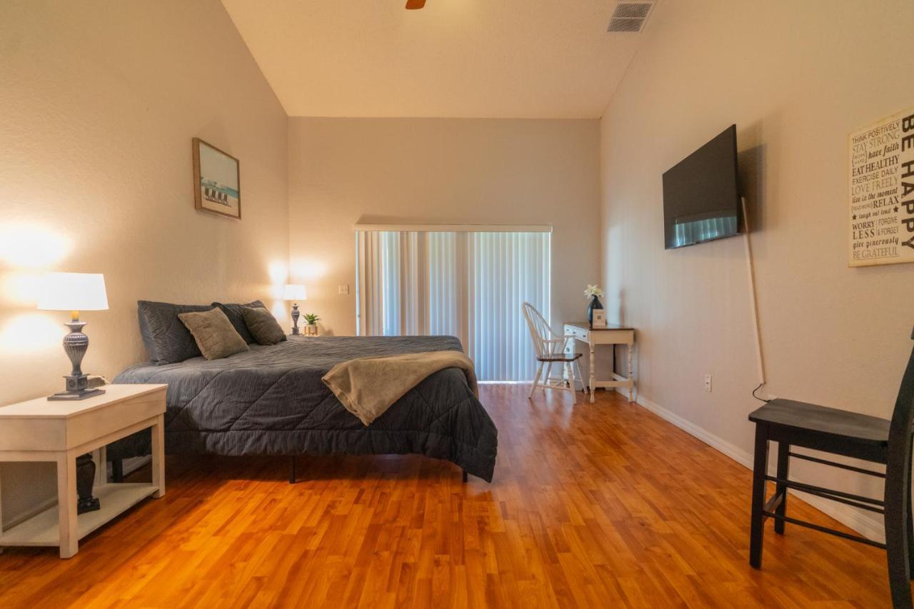 Spacious 4-bedroom 2-bath Abode Holiday home