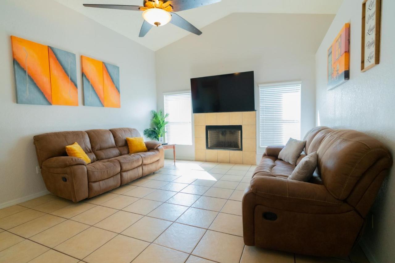 Spacious 4-bedroom 2-bath Abode Holiday home Winter Haven