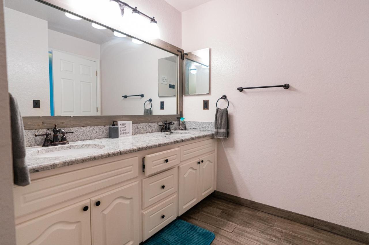 Spacious 4-bedroom 2-bath Abode * Winter Haven