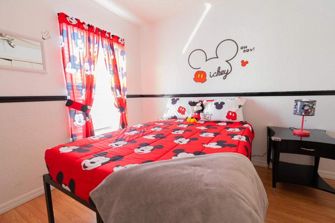 Spacious 4-bedroom 2-bath Abode Holiday home *
